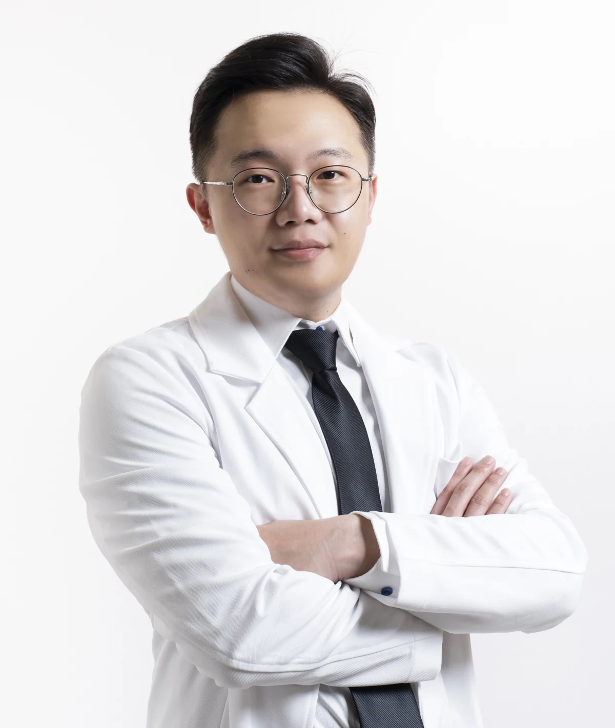 吳柏俞醫師白袍正式照